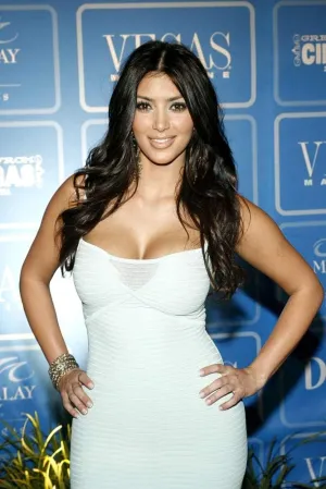 Posterazzi Poster Print Collection EVC0716JNEJO006LARGE Kim Kardashian at Arrivals for Vegas Magazine 4Th Anniversary & Closing Night Party