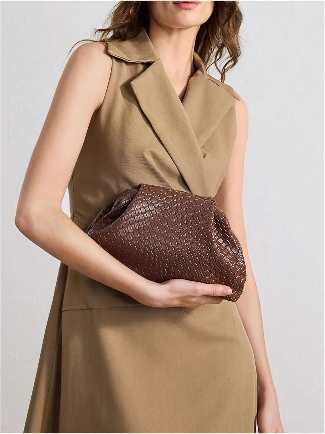 QWINEE Women's Woven Evening Bag Dumpling Clutch Purse No Strap Handbags Elegant Faux PU Leather Clutch Bag