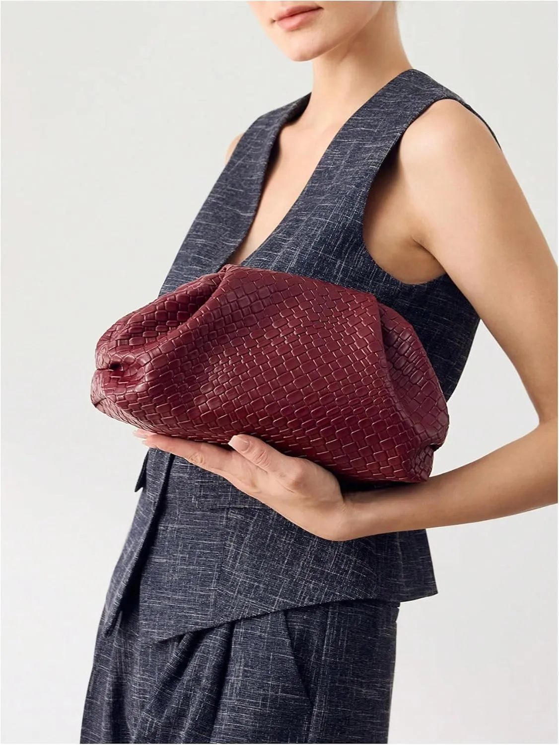 QWINEE Women's Woven Evening Bag Dumpling Clutch Purse No Strap Handbags Elegant Faux PU Leather Clutch Bag
