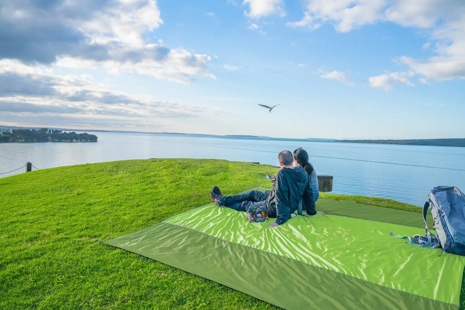 WEKAPO Beach Blanket Sandproof Waterproof, Extra Large Beach Mat, Oversized & Compact Sand Free Mat Quick Drying, Lightweight & Durable with 6 Stakes & 4 Corner Pockets