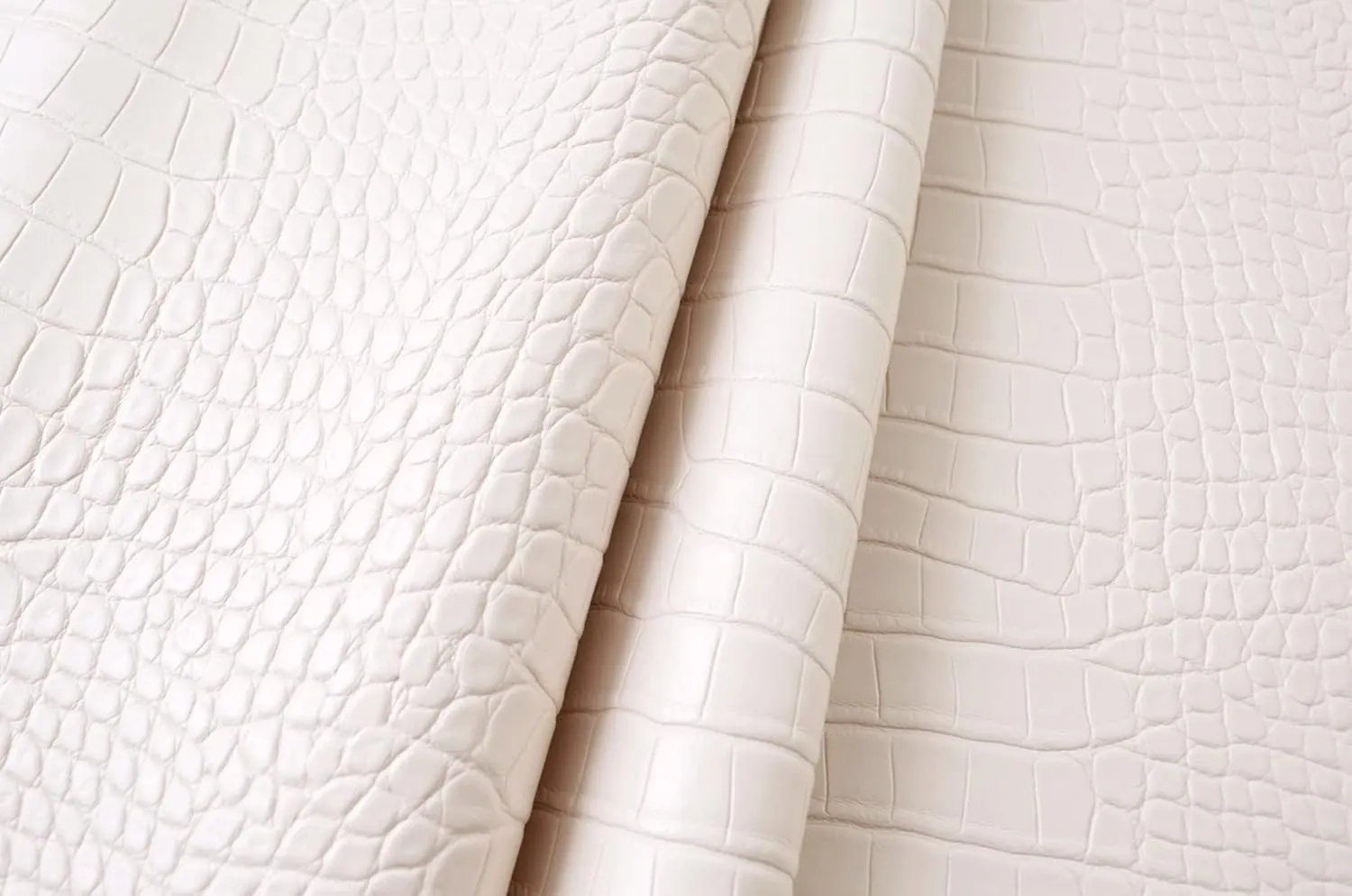 Wento Alligator Skin PU Leather Fabric Faux Leather Fabric Crocodile Fabric Leather Upholstery Fabric by The Yard